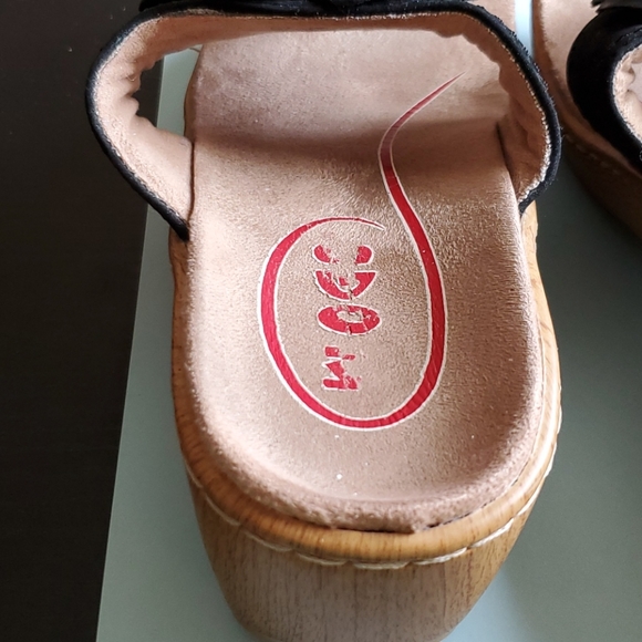 Klogs Sandles - Picture 12 of 15